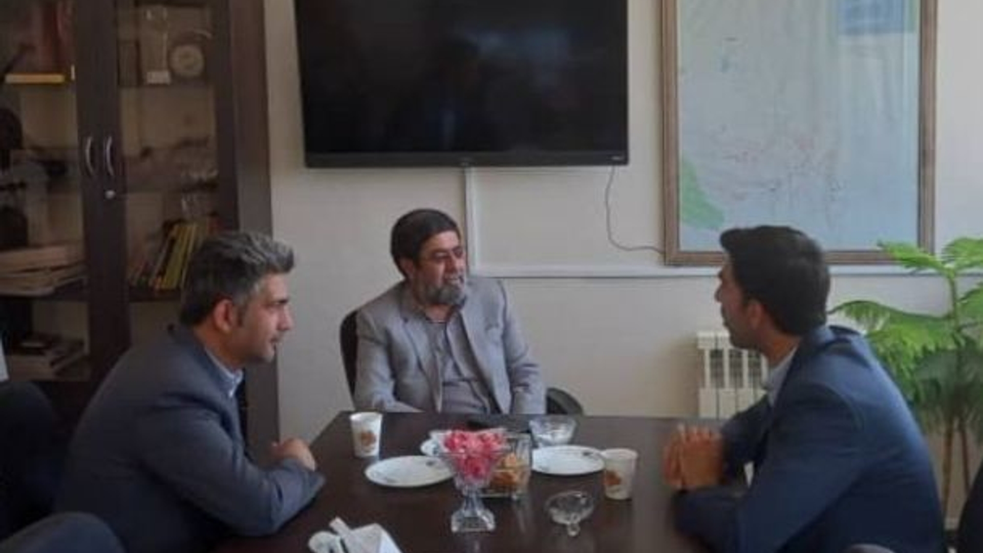 " بازدید فرماندار خنداب از اداره توزیع برق  "