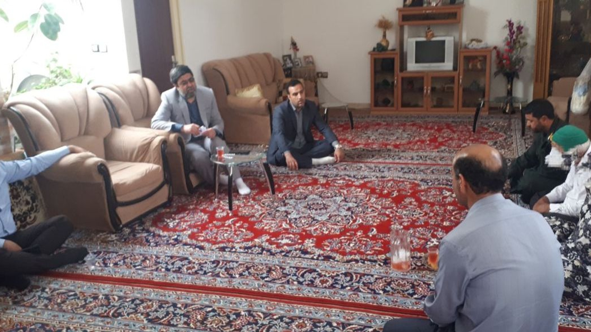 دیدار فرماندار با جمعی از خانواده های محرومین