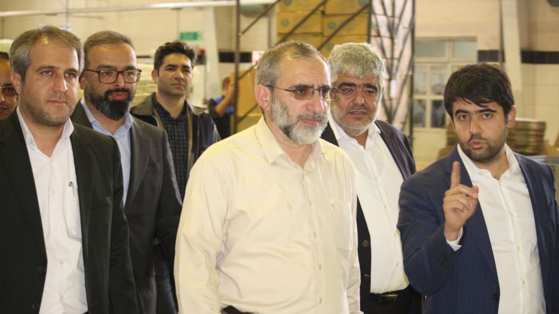 بازدید مخلص الائمه استاندار مرکزی به همراه میرزاخانی معاون هماهنگی امور اقتصادی استانداری مرکزی و مهدی الیاسی سرپرست فرمانداری ویژه شهرستان ساوه از شرکت زرین رویال