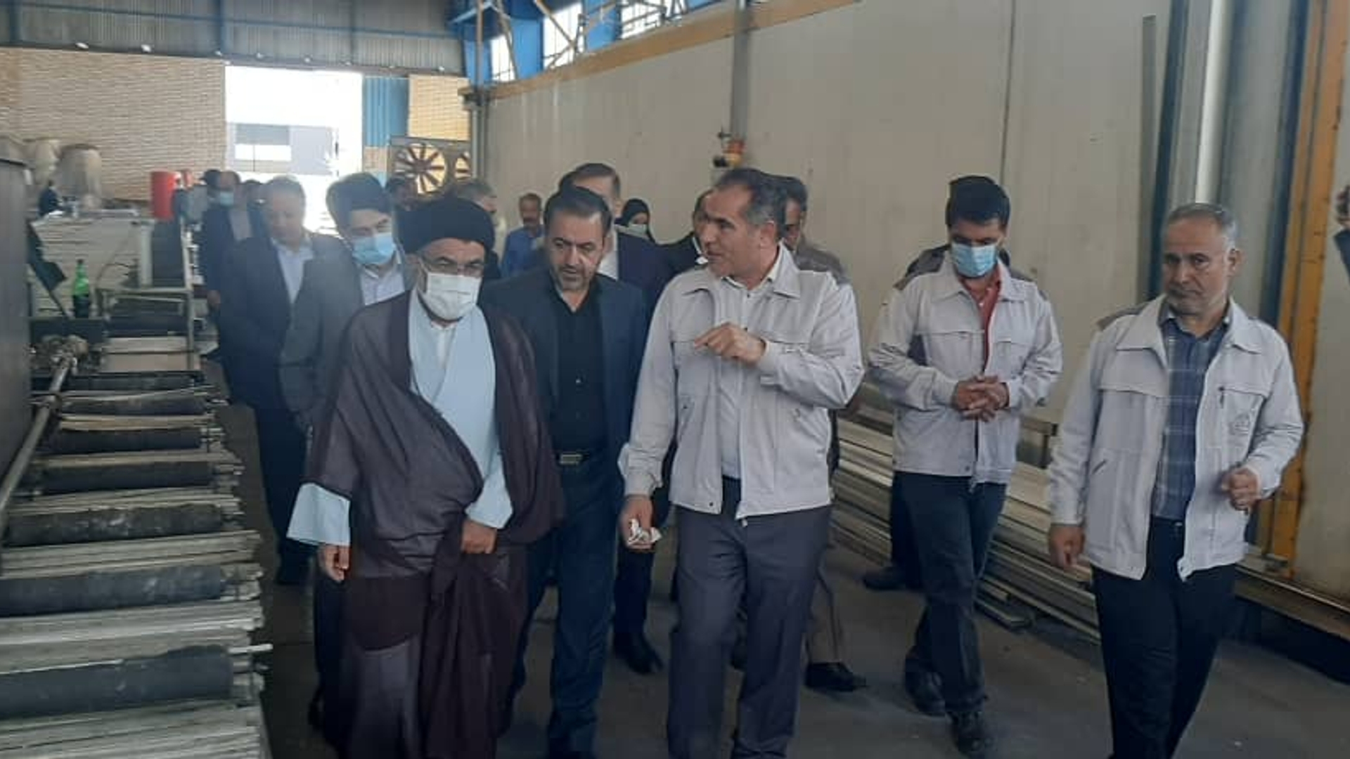 بازدیدِ معاون هماهنگی امور اقتصادی و توسعه منطقه ای استانداری به همراه سرپرست دفتر هماهنگی امور اقتصادی و جمعی از مدیران از شرکت ماهد آلومینیوم