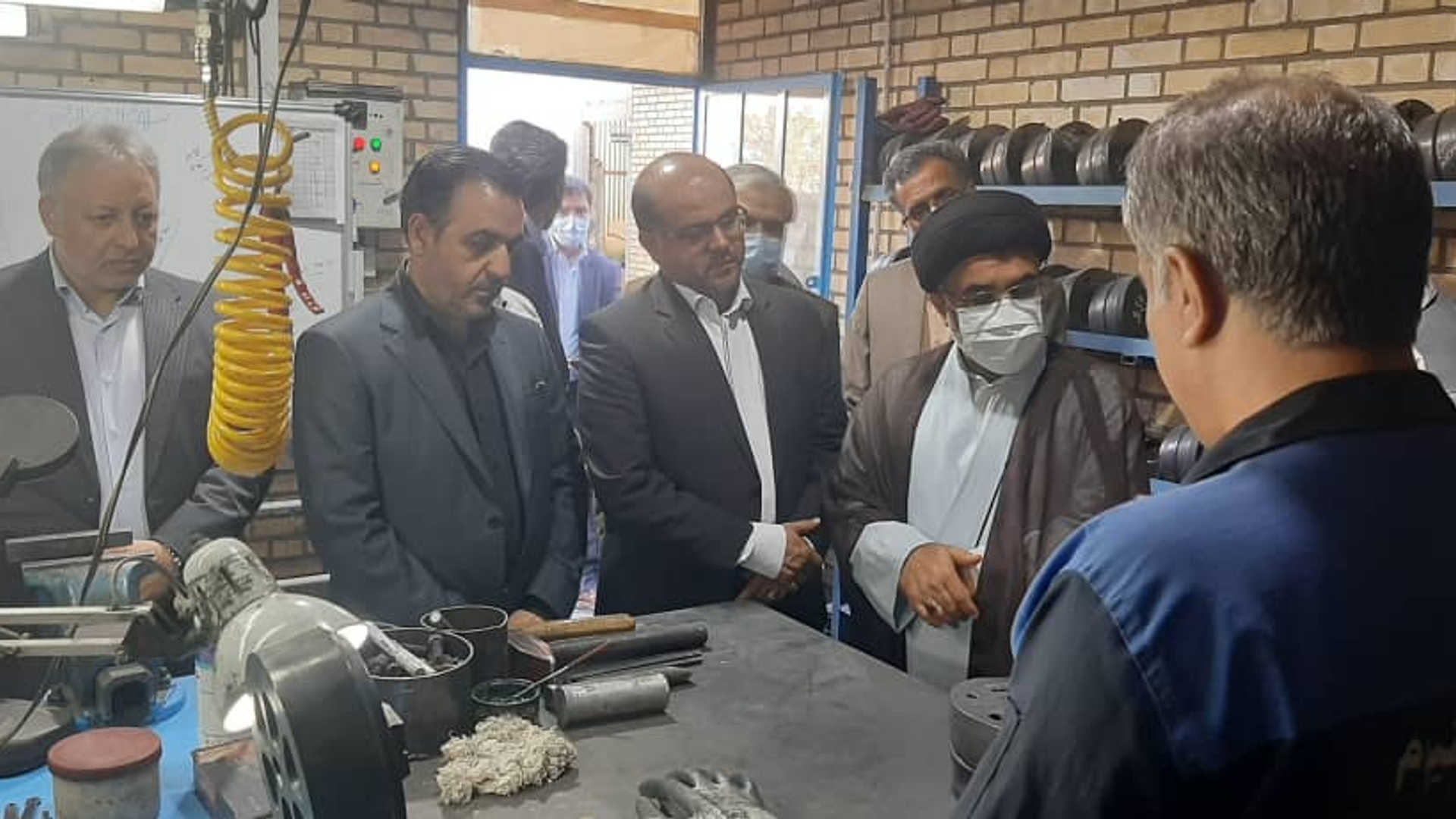 بازدید معاون هماهنگی امور اقتصادی و توسعه منطقه ای استانداری به همراه سرپرست دفتر هماهنگی امور اقتصادی و جمعی از مدیران از شرکت برش کارا