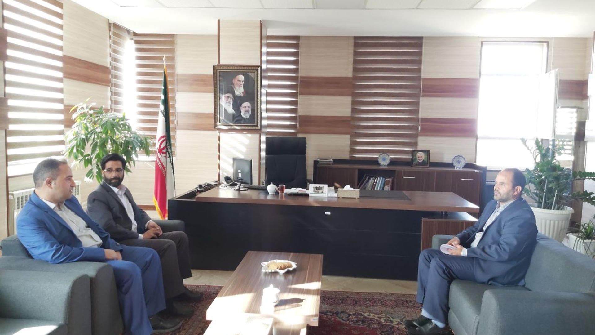 دیدار امیدی مدیرکل تعاون، کار و رفاه اجتماعی استان با فراهانی سرپرست فرمانداری شهرستان آشتیان