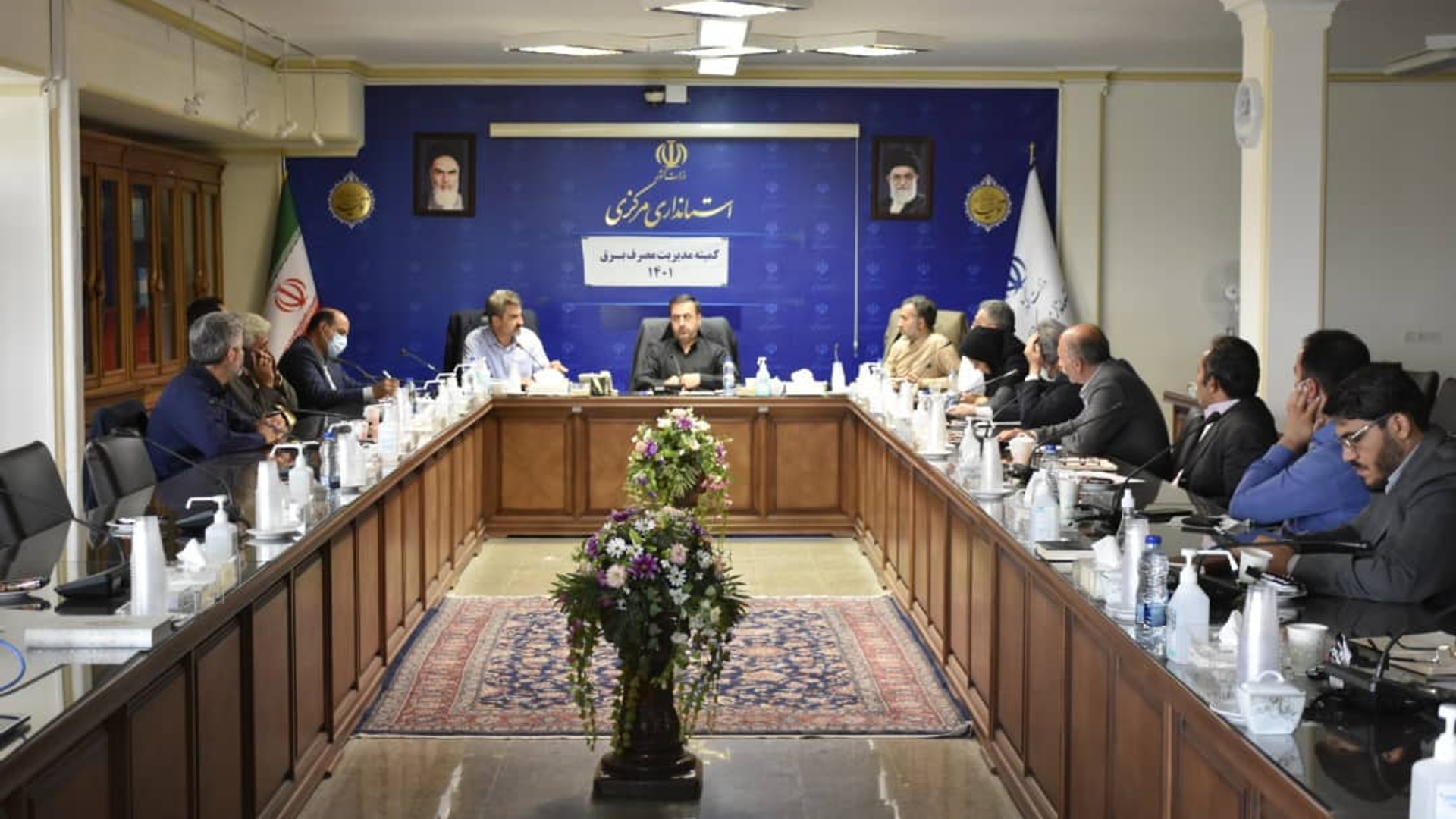 جلسه .کارگروه مدیریت بحران پیک برق تابستان 1401 به ریاست میرزاخانی معاون هماهنگی امور اقتصادی و توسعه منطقه ای استانداری و با حضور سرپرست دفتر هماهنگی امور اقتصادی و مدیران مربوطه برگزار شد در این جلسه موارد مرتبط با مدیریت بحران پیک مصرف برق تابستان 1401 مطرح و بررسی شد.