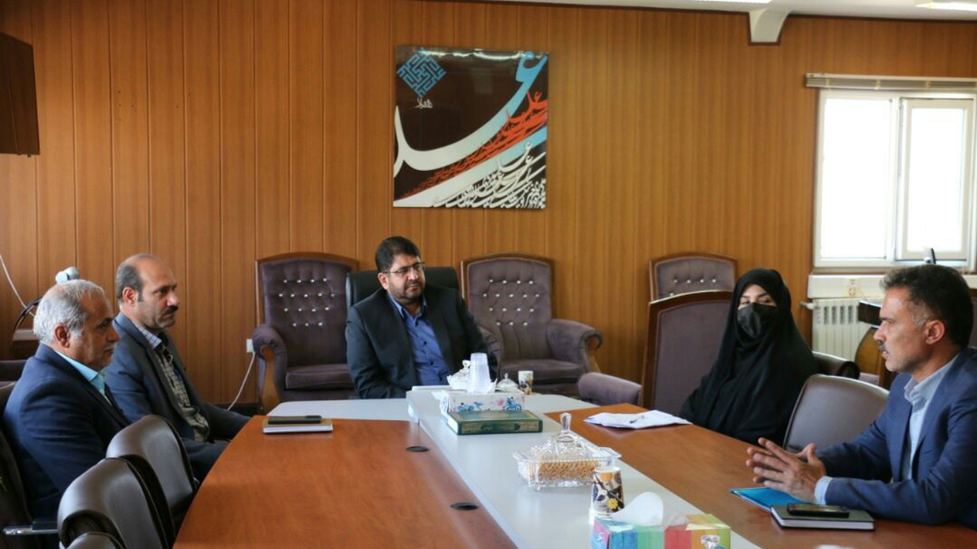 دیدار و گفتگو                                    :