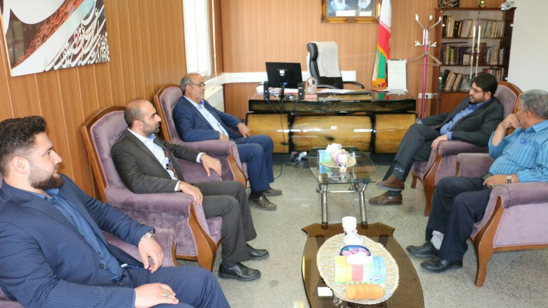 دیدار و گفتگو                                      :