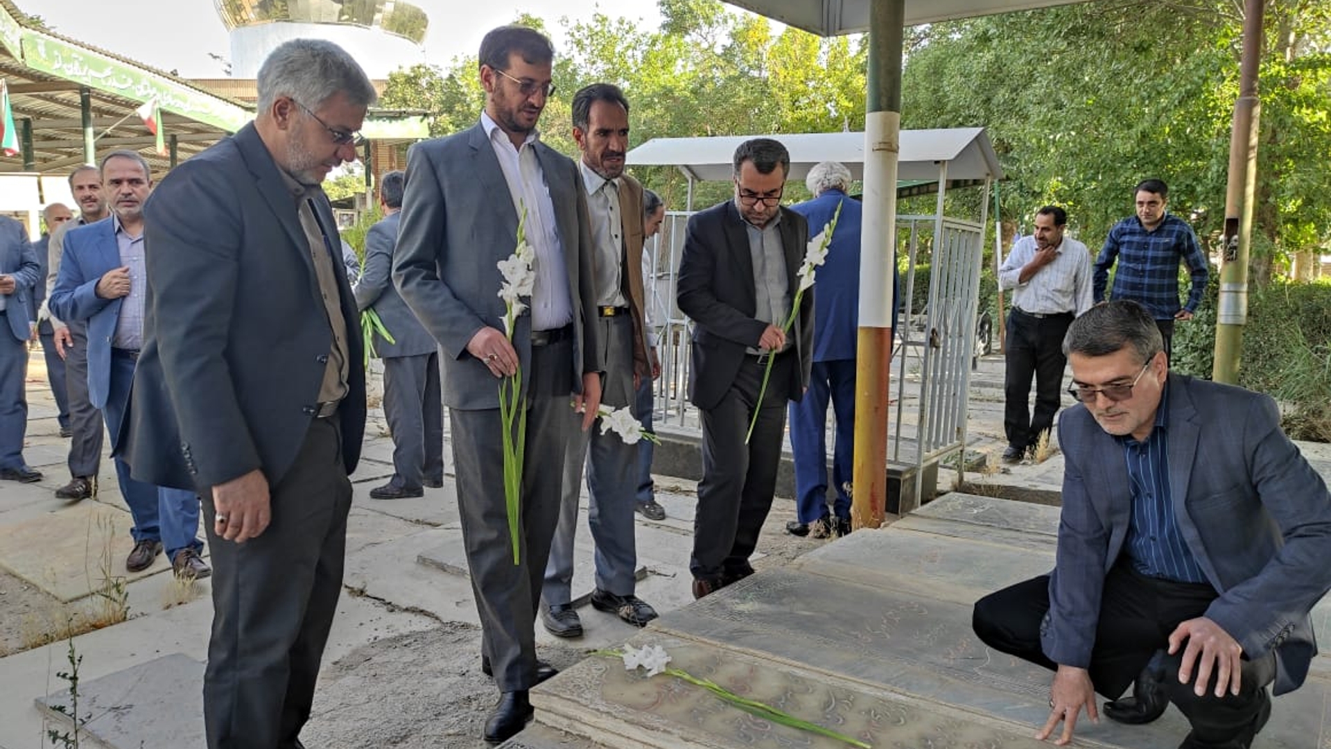 قبور مطهر شهدای شهرستان خمین به مناسبت هفته قوه قضائیه