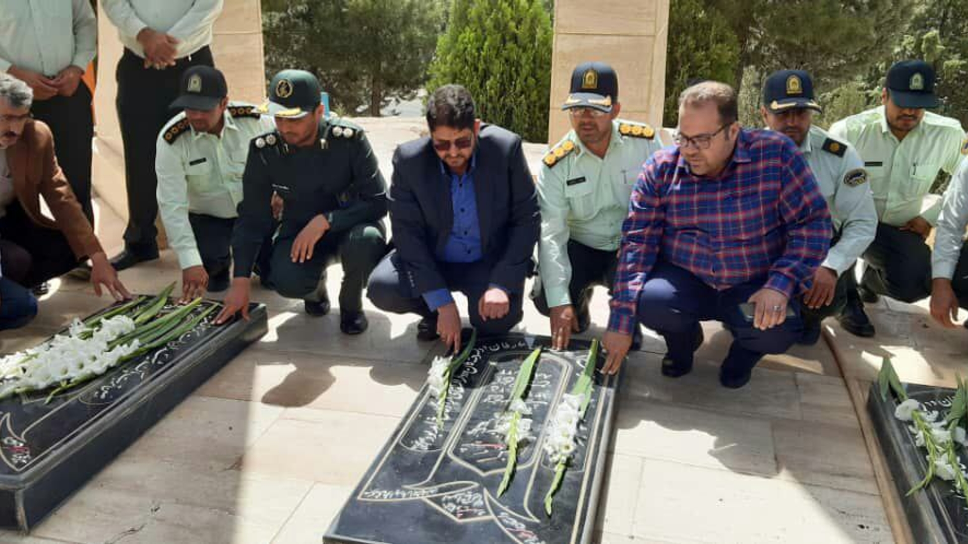 گلباران گلزار مطهر شهدای گمنام تفرش