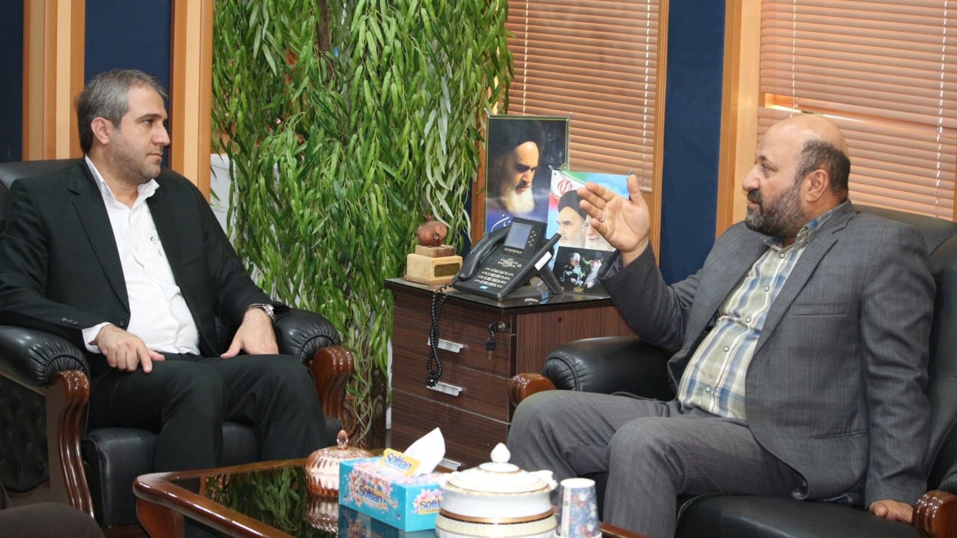 دیدار فرمانده بسیج اداری استان مرکزی با مهدی الیاسی سرپرست فرمانداری ویژه شهرستان ساوه