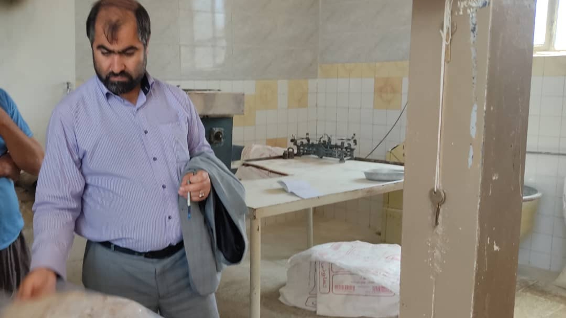 نظارت  فرماندار شهرستان بر عملکرد واحدهای نانوایی شهرستان فراهان