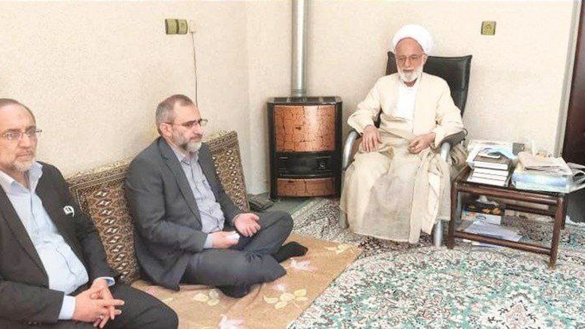 جلسه بررسی مسایل و مشکلات حوزه های اقتصادی، اجتماعی، صنعتی و... استان و شهرستان زرندیه