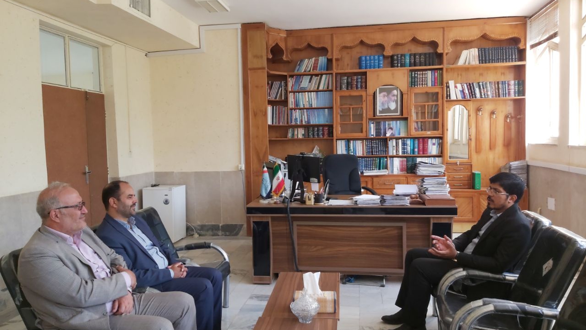 به مناسبت هفته قوه قضائیه دیدار فراهانی سرپرست فرمانداری به اتفاق نژادی مدیر آموزش و پرورش شهرستان با حسینی رئیس دادگستری و صابری دادرس شعبه دوم دادگاه عمومی شهرستان آشتیان