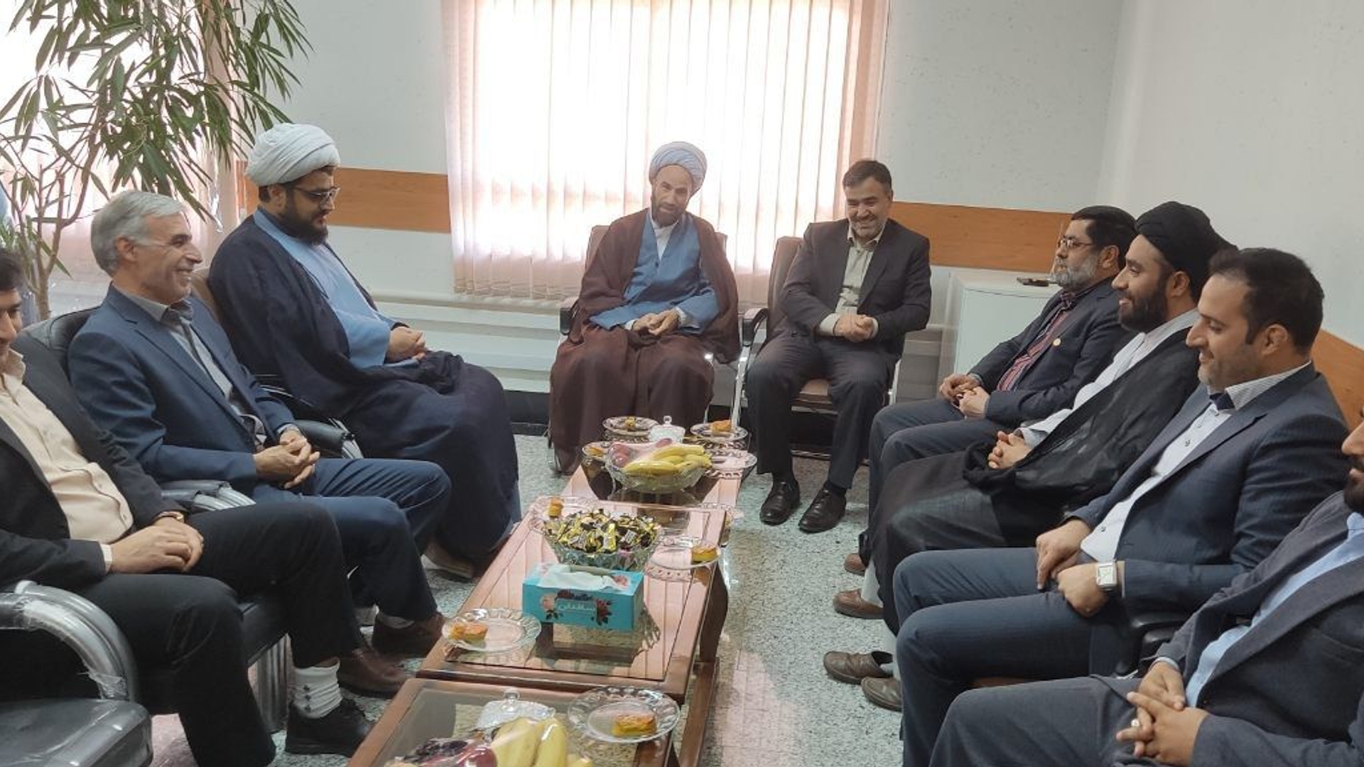 دیدار فرماندار با رئیس دادگستری و کارکنان این مرکز