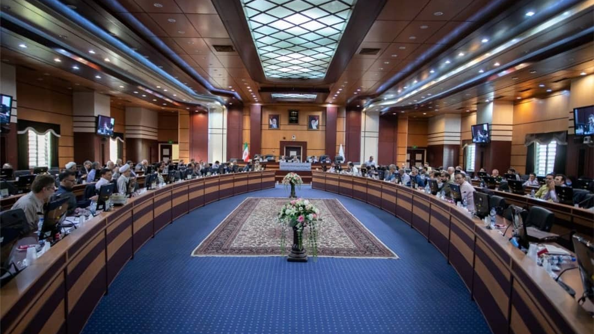 نشست شورای برنامه ریزی و توسعه استان به ریاست دکتر مخلص الائمه استاندار مرکزی و با حضور معاونین استاندار، فرمانداران و مدیران مربوطه برگزار شد