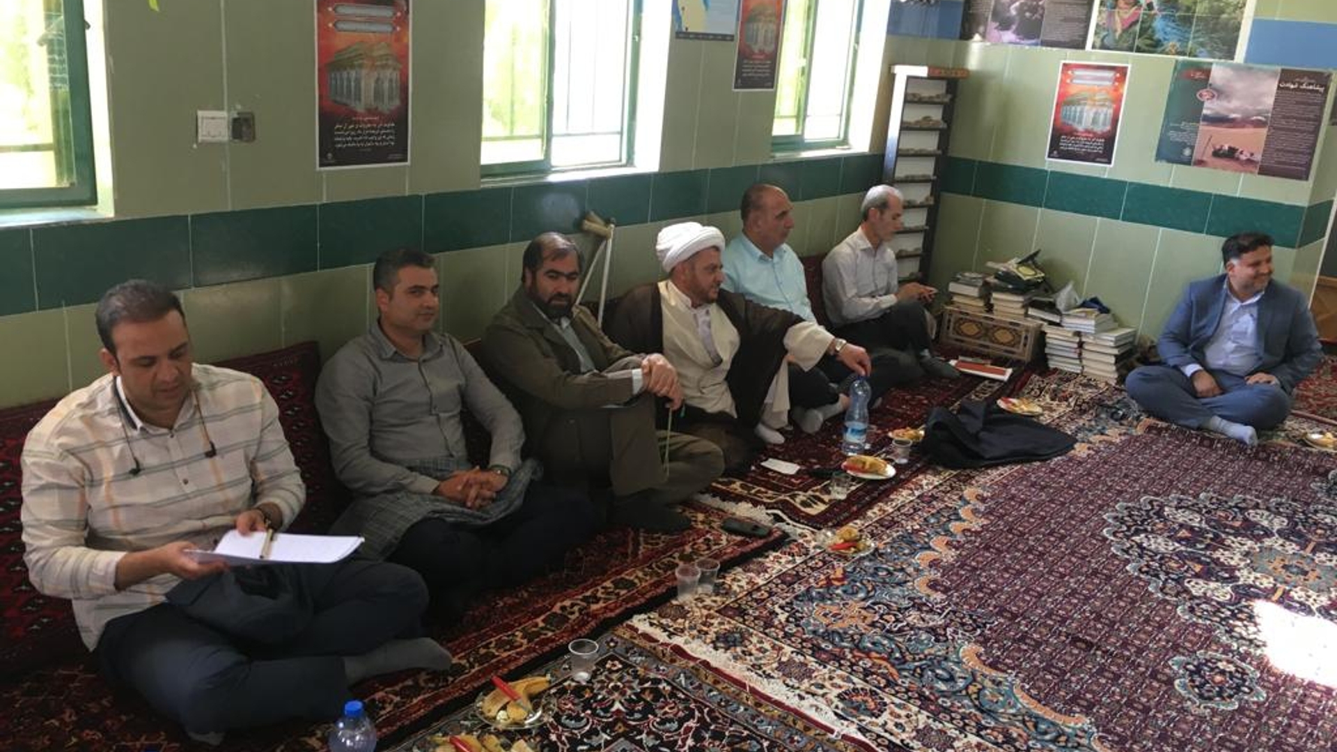 دهگردشی فرماندار شهرستان فراهان به همراه نماینده مردم شهرستانهای فراهان تفرش و آشتیان و روسای ادارات شهرستان فراهان در روستای فشک