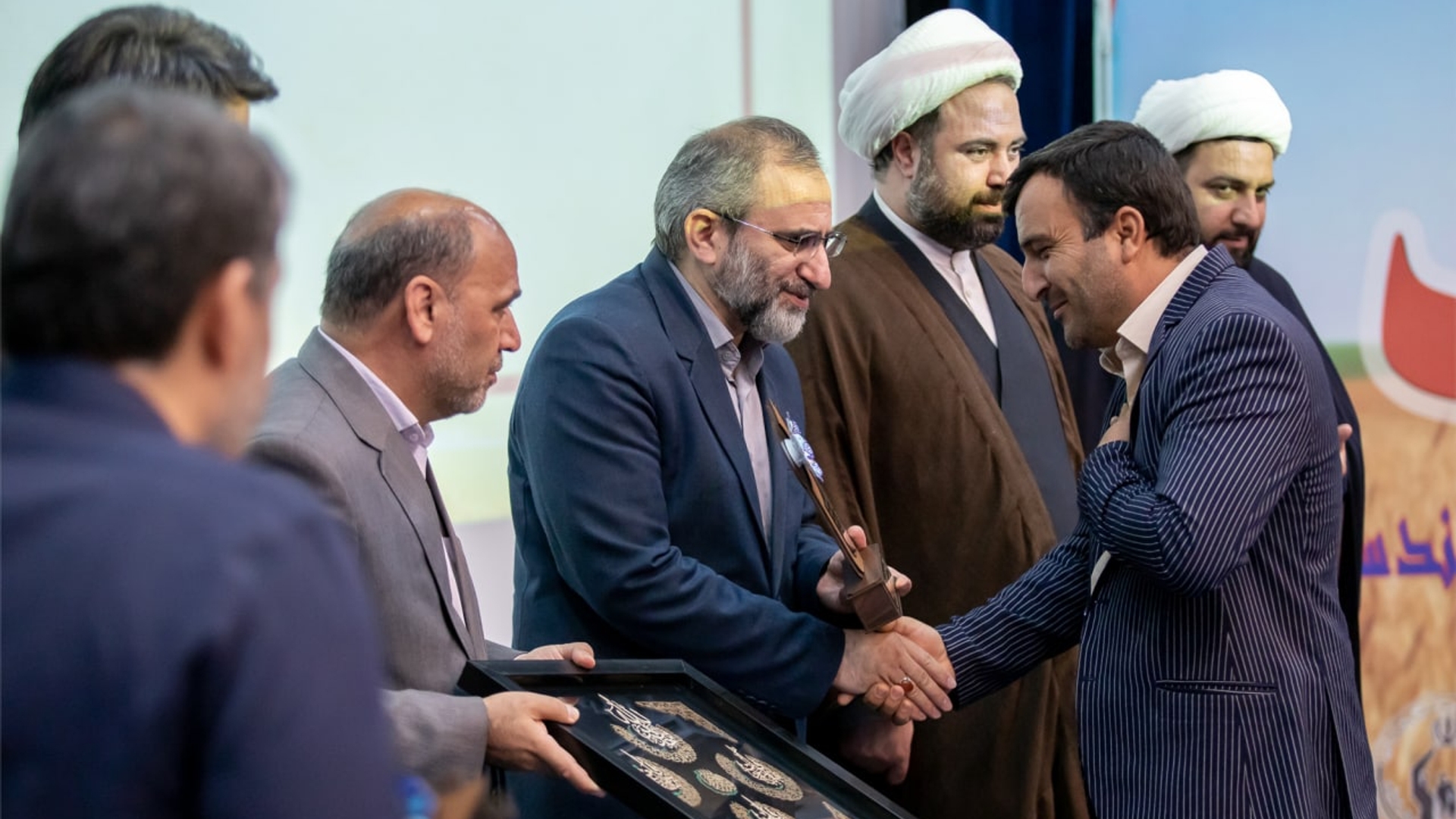 زکات یکی از مؤلفه‌های عدالت توزیعی است