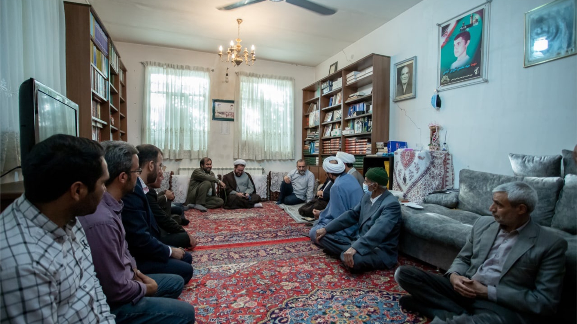 سفر یکروزه استاندار مرکزی به شهرستان فراهان
وجلسه بررسی مشکلات روستای شیرین آباد با حضور فرماندار شهرستان فراهان و اعضای شورای روستای شیرین آباد برگزار شد
