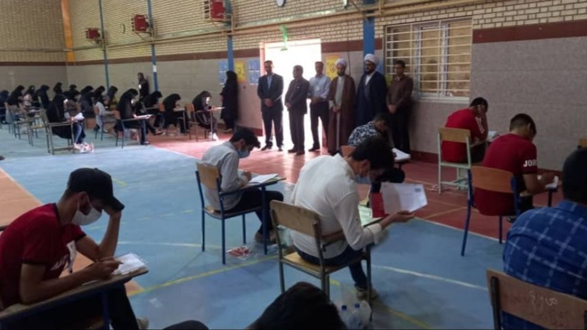 بازدید فرماندار از محل برگزاری کنکور سراسری