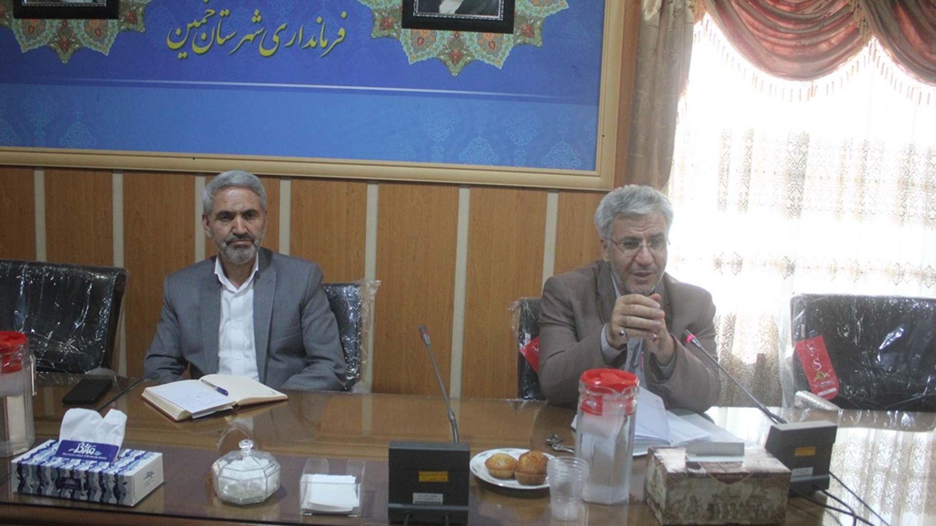 نشست مشترک سمن ها و مدیران محلات کم برخوردار با مسئولان شهرستان خمین برگزار شد