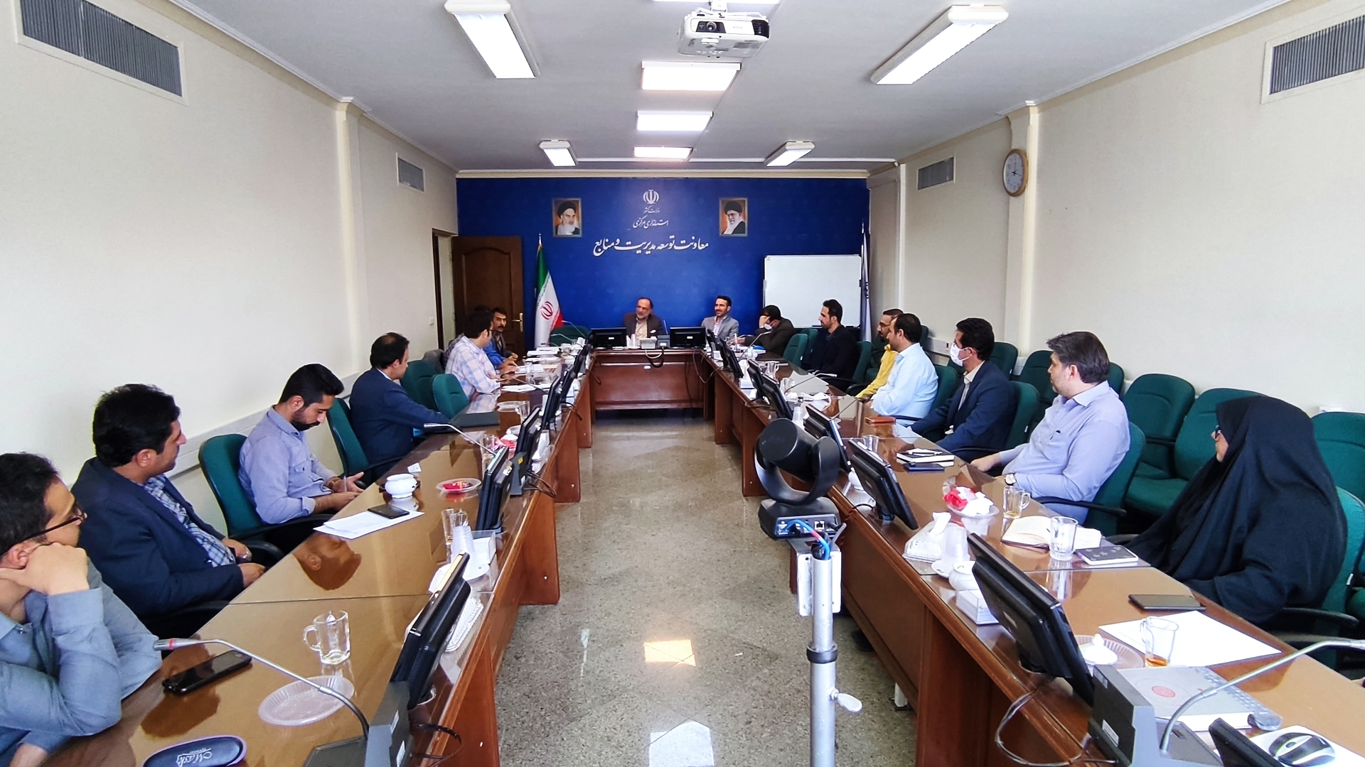 جلسه ویژه کارشناسان فناوری اطلاعات فرمانداری‌ها تابعه استان