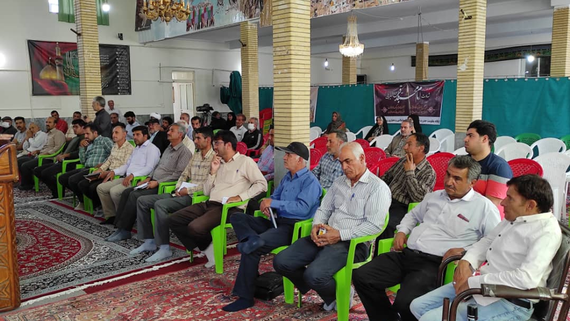 نشست بررسی مسائل و مشکلات دهستان حمزه لو شهرستان خمین برگزار شد