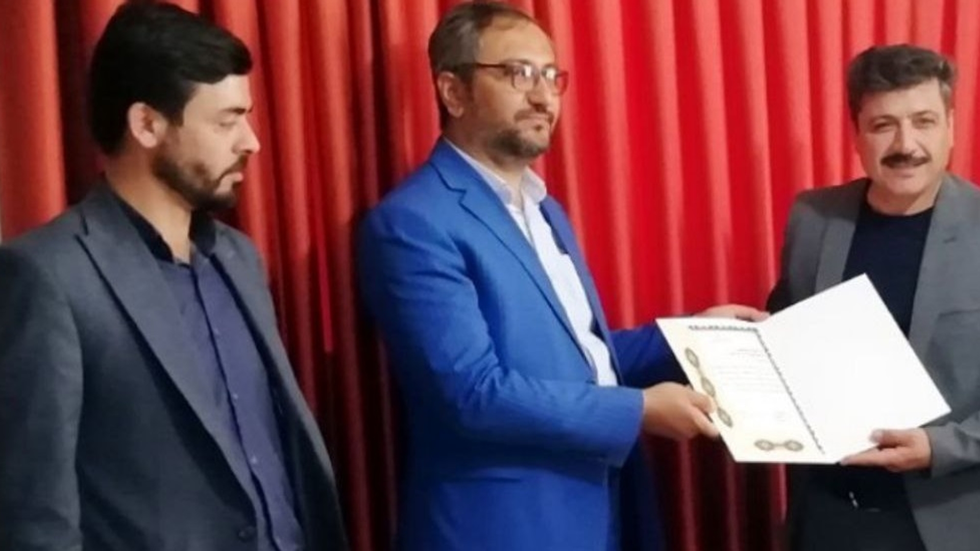 نشست فرماندار کمیجان با مسئولین اتاق اصناف و روسای اتحادیه های صنفی شهرستان