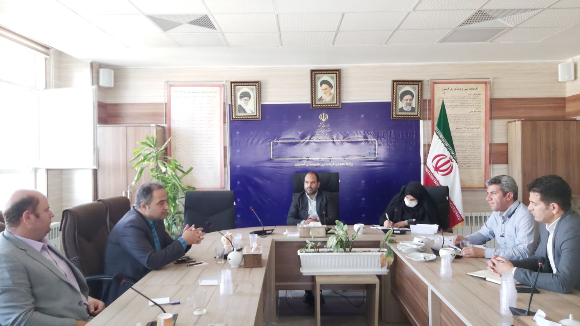 جلسه برنامه ریزی و هماهنگی جذب تسهیلات اشتغالزایی تبصره ۱۸ قانون بودجه به عاملیت صندوق کارآفرینی امید با حضور اعضای اصلی کارگروه اشتغال و سرمایه گذاری شهرستان به ریاست فراهانی سرپرست فرمانداری برگزار گردید.