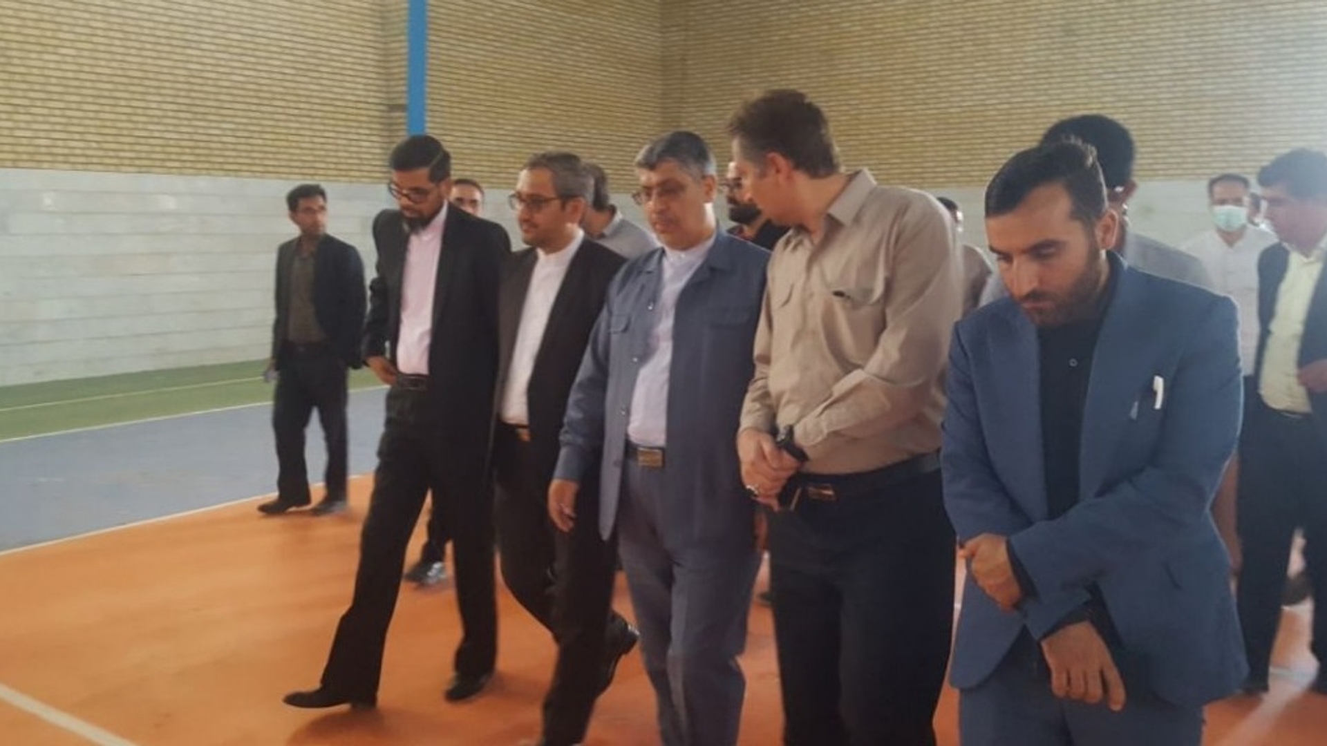 بازدید دکتر علی اکبر کریمی نماینده مردم شریف شهرستان های اراک، کمیجان و خنداب در مجلس شورای اسلامی به همراه فرماندار شهرستان کمیجان، مدیرکل ورزش و جوانان استان مرکزی، از سالن ورزشی در حال ساخت روستای خسروبیگ