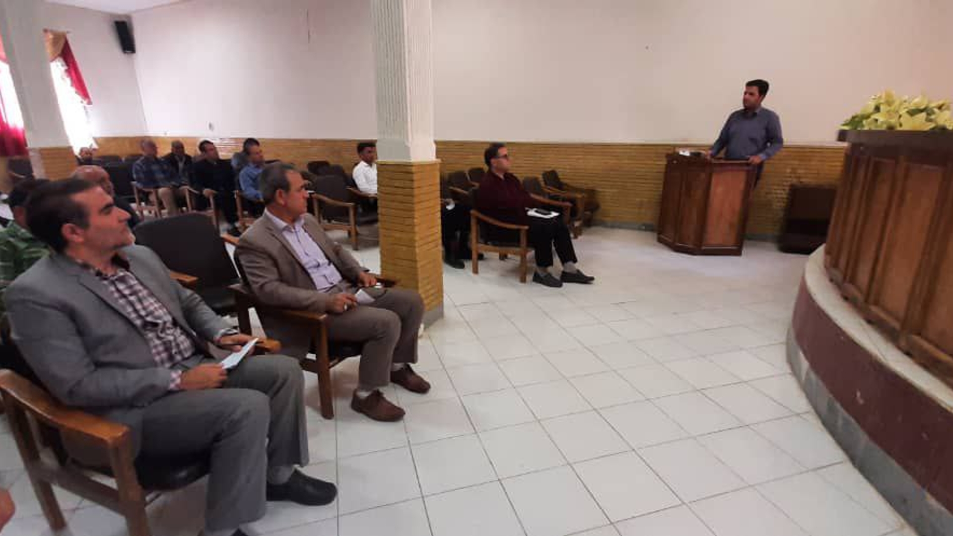 نشست دهیاران شهرستان زرندیه برگزار گردید.