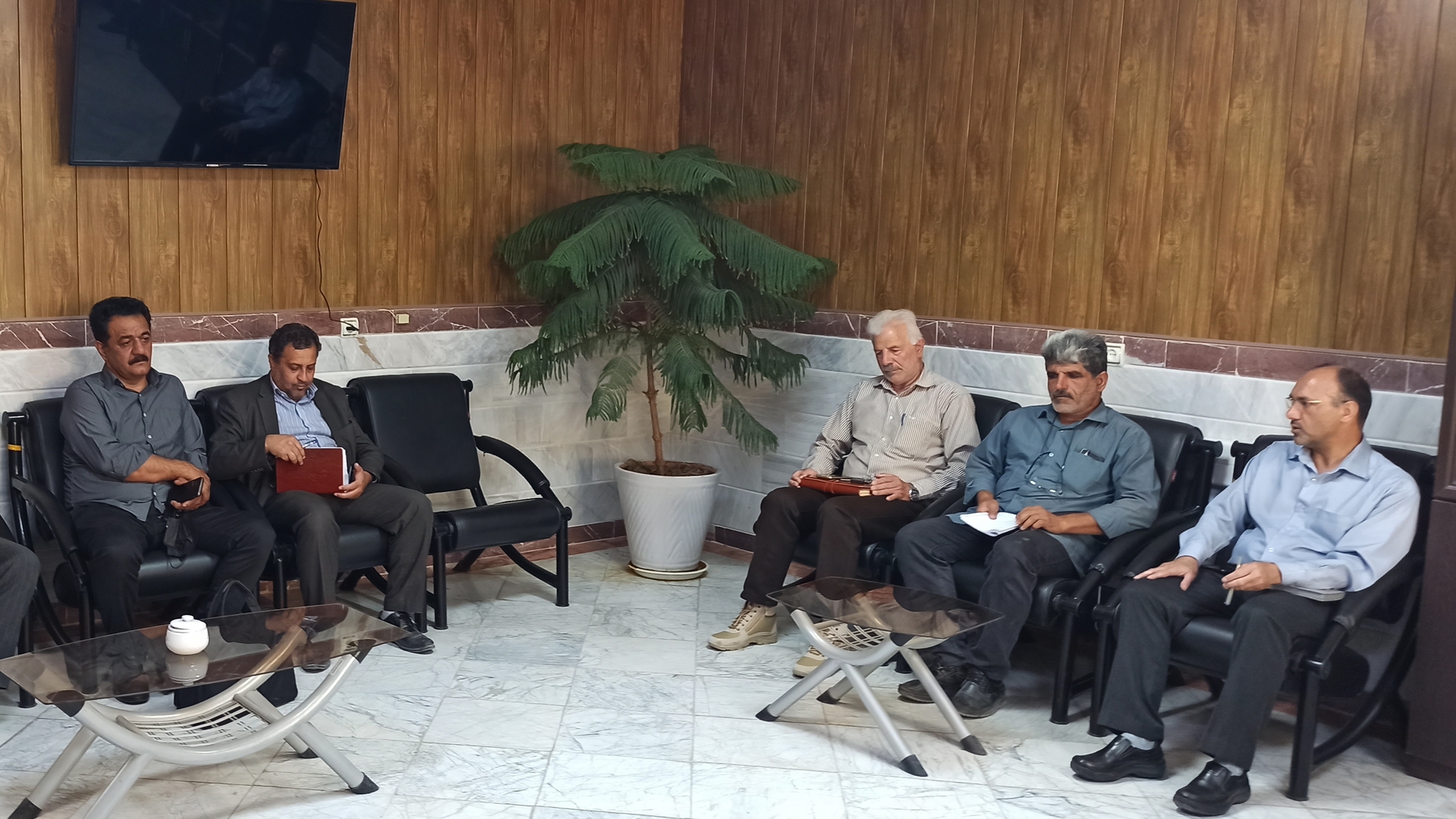 جلسه بررسی و حل مشکلات امامزادگان روستا های شهرستان محلات