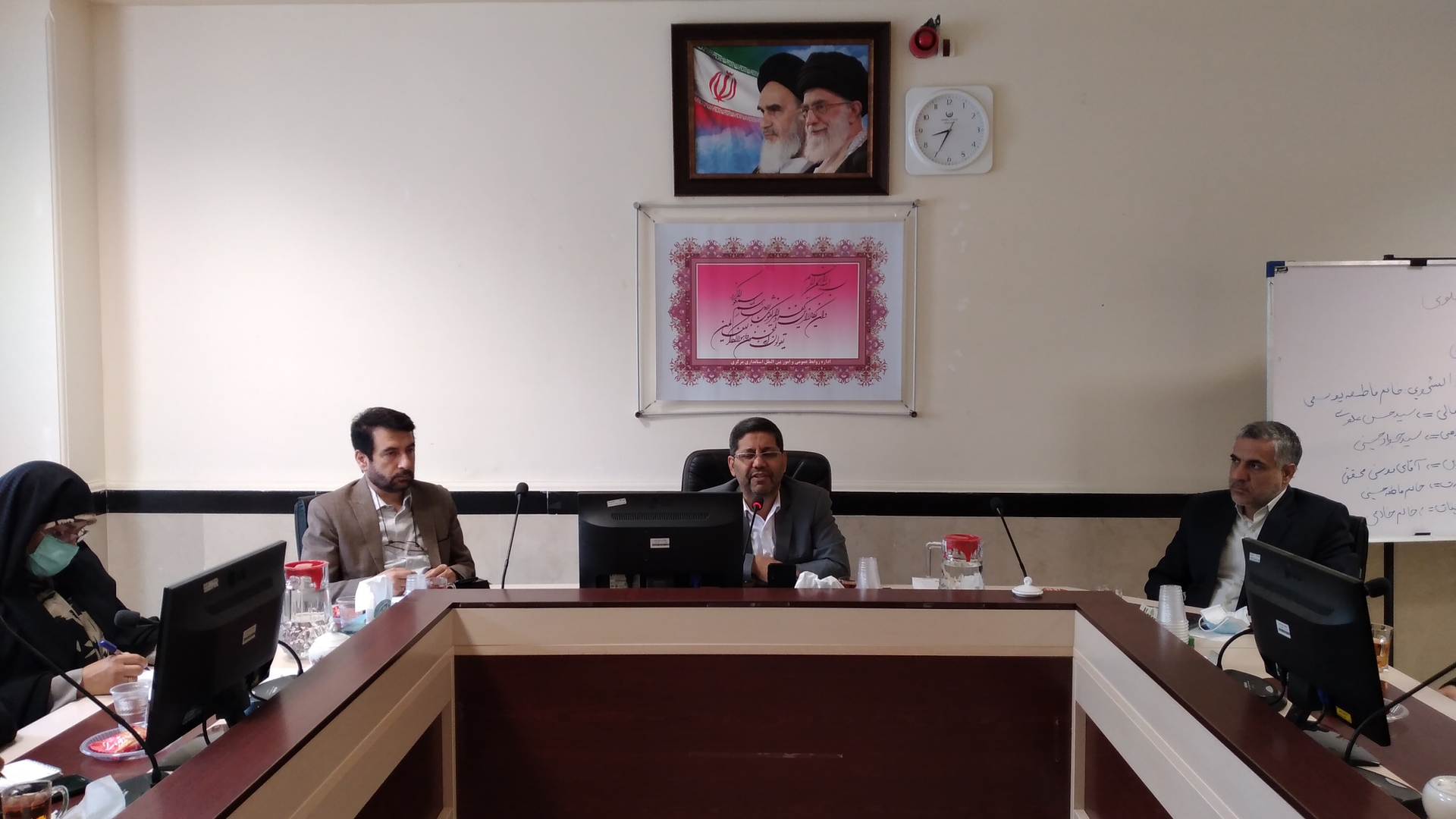 جلسه بنیاد قرآن و عترت معجزه کربلایی کاظم ساروقی برگزارشد