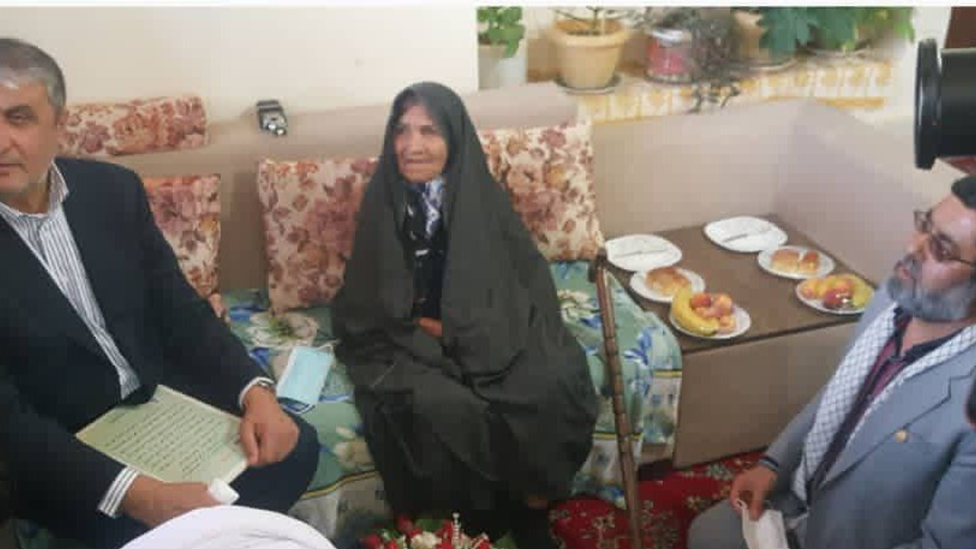 دیدار معاون رئیس جمهور با خانواده شهید رحیم زاده