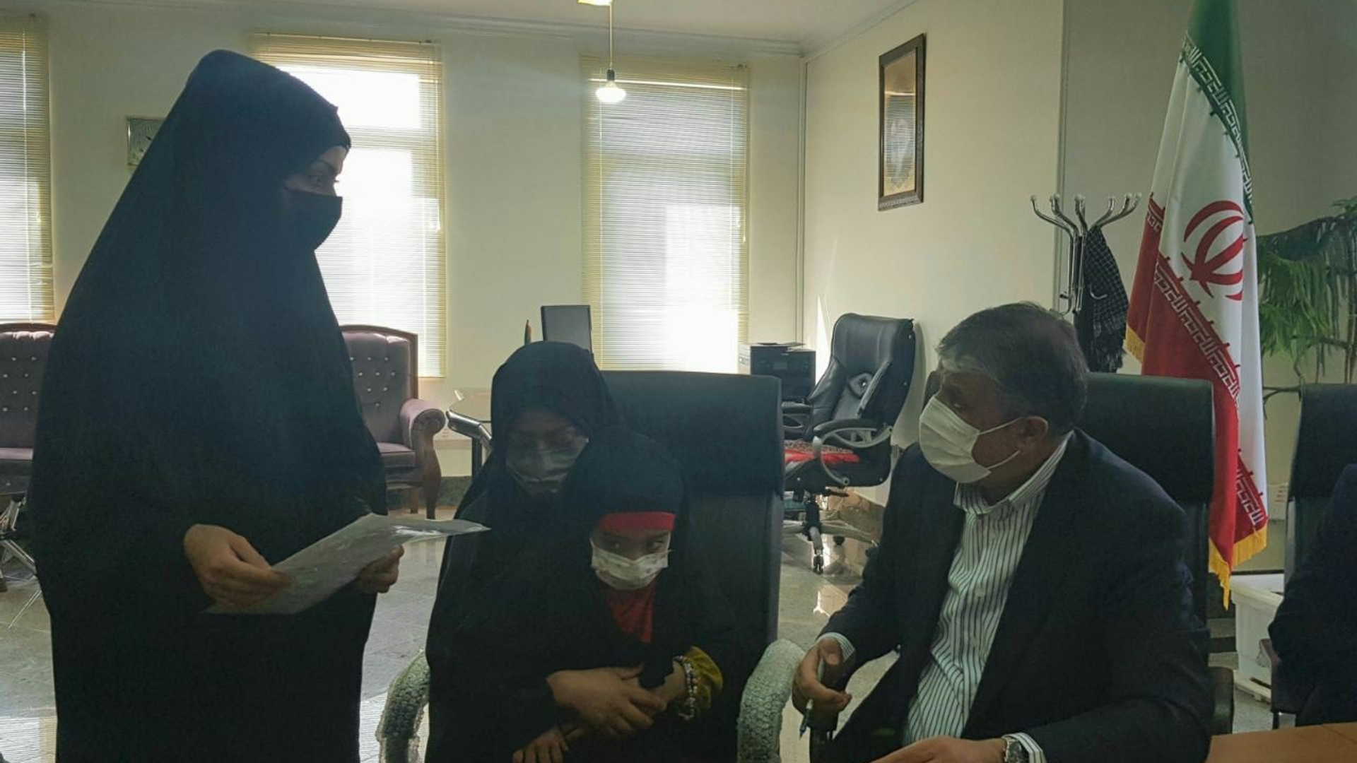 دیدار چهره به چهره رییس سازمان انرژی اتمی باجمعی از اهالی شهرستان خنداب