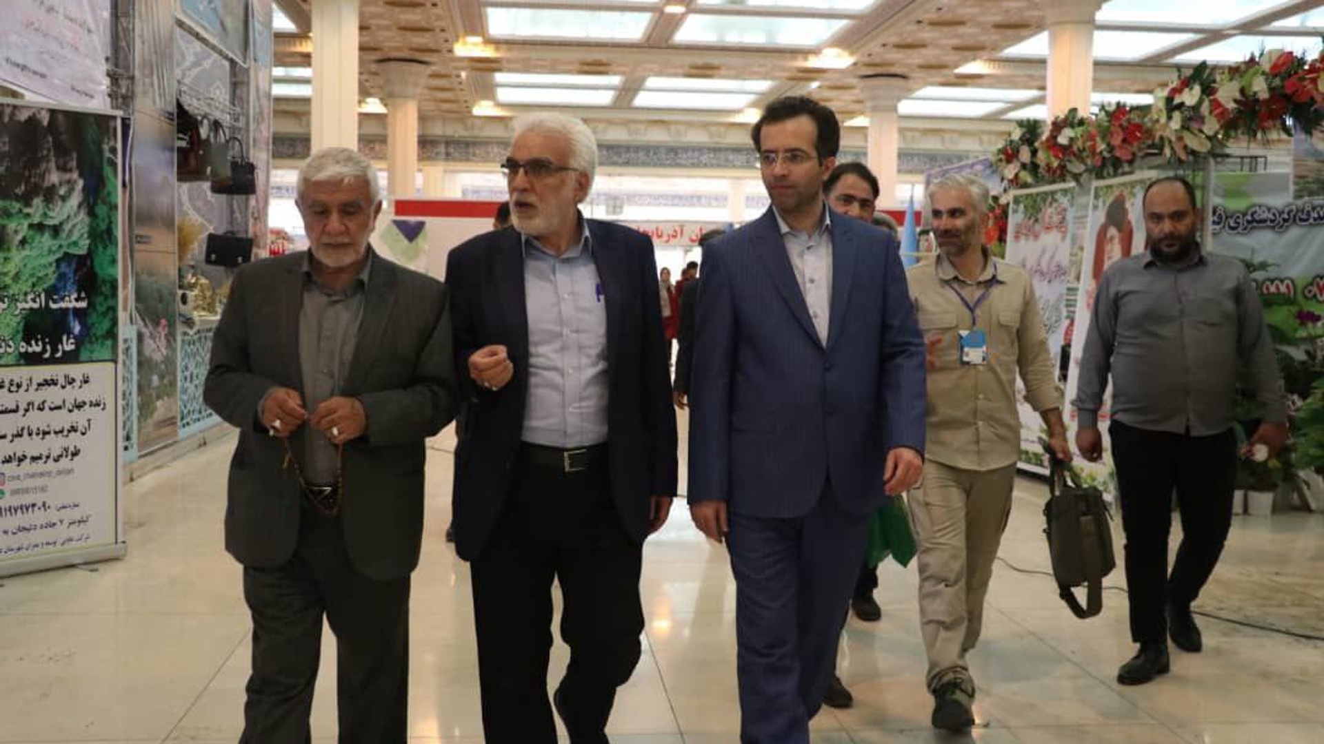 بازدید سردار بکایی مشاور وزیر کشور و جناب آقای بشارتی عضو شورای عالی جهاد سازندگی از غرفه استان مرکزی در نمایشگاه مدیریت شهری و روستایی