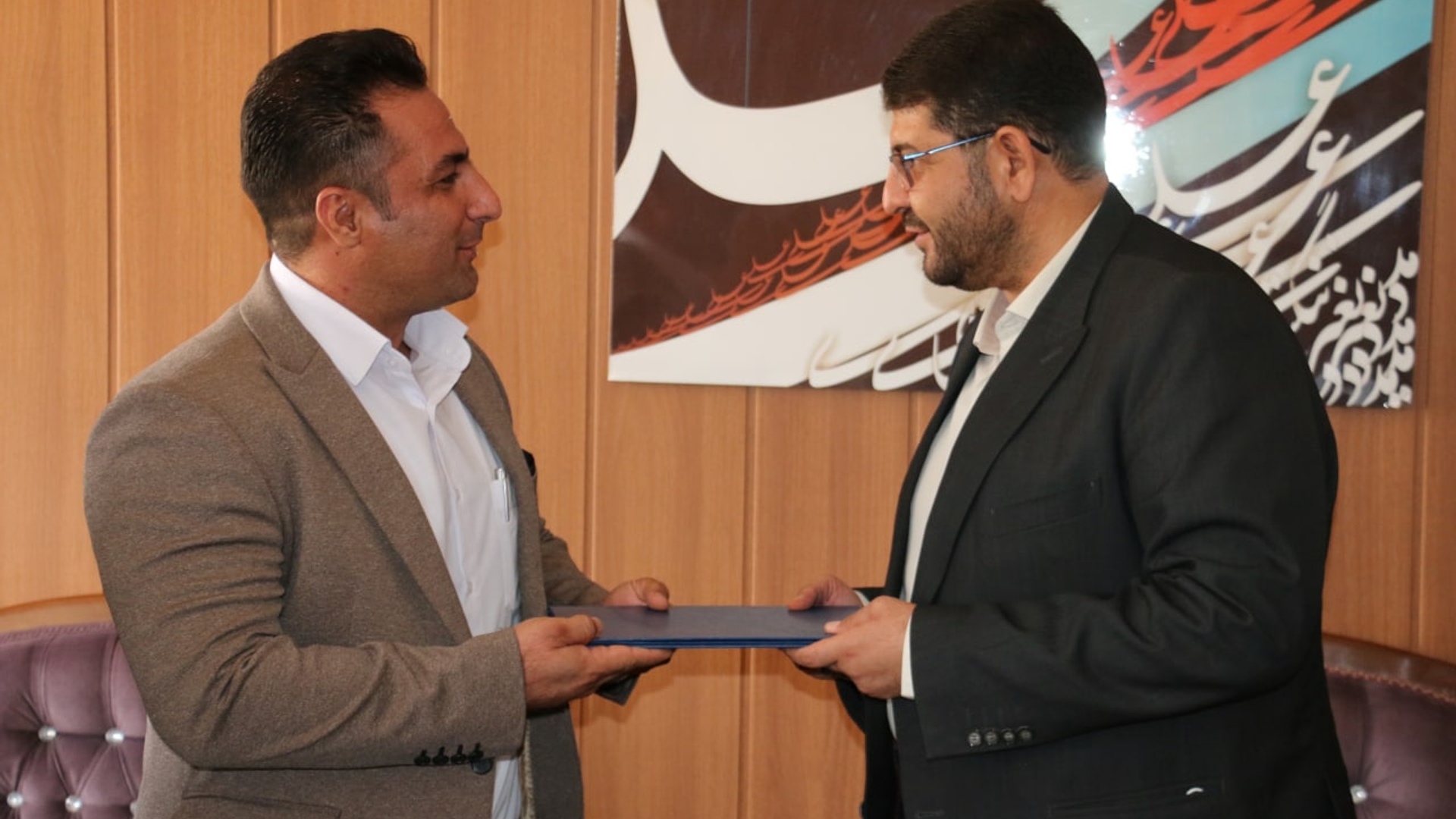 آیین تکریم و معارفه   :