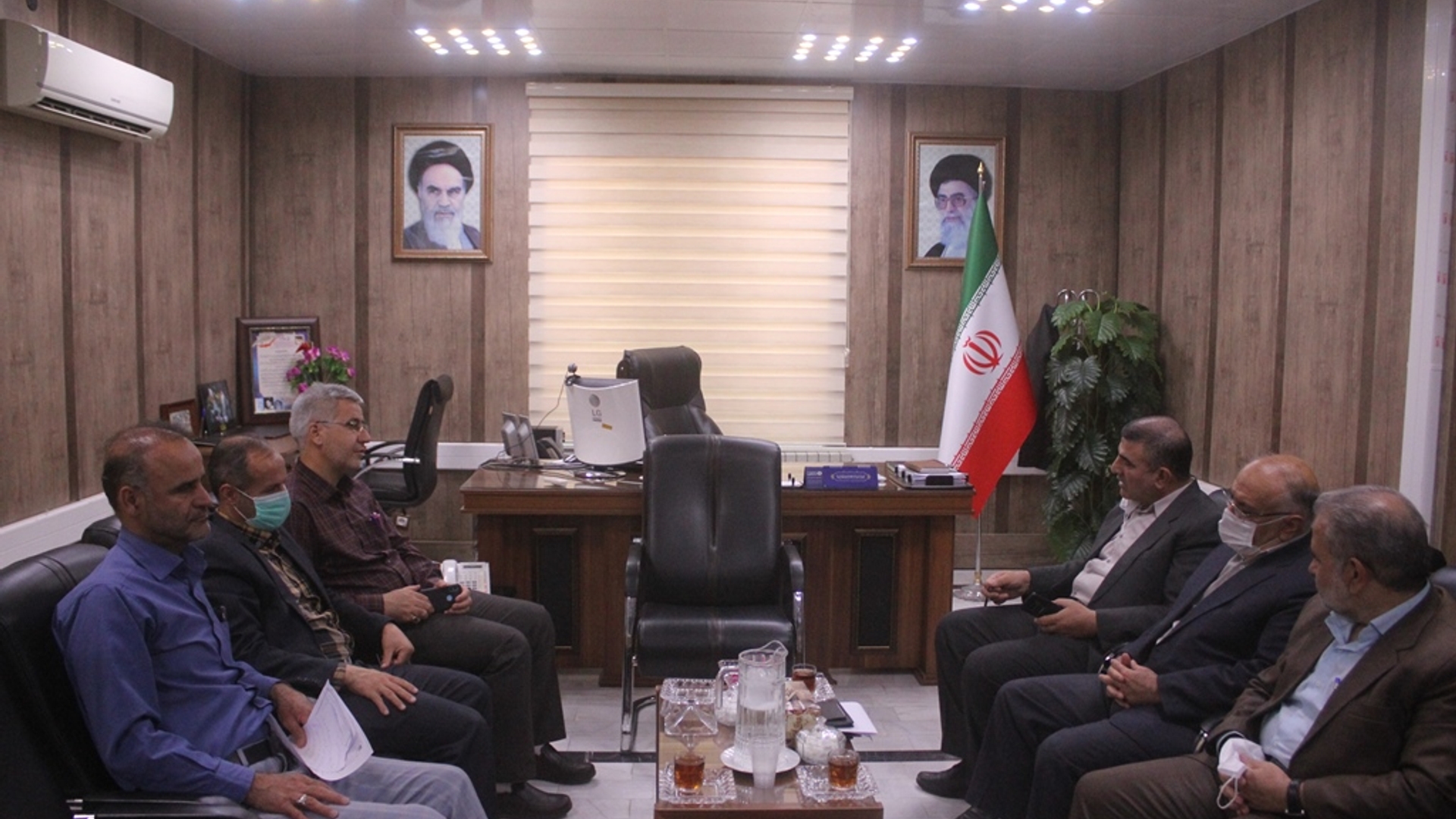 نشست مدیر کل ثبت احول استان با فرماندار شهرستان خمین برگزار شد