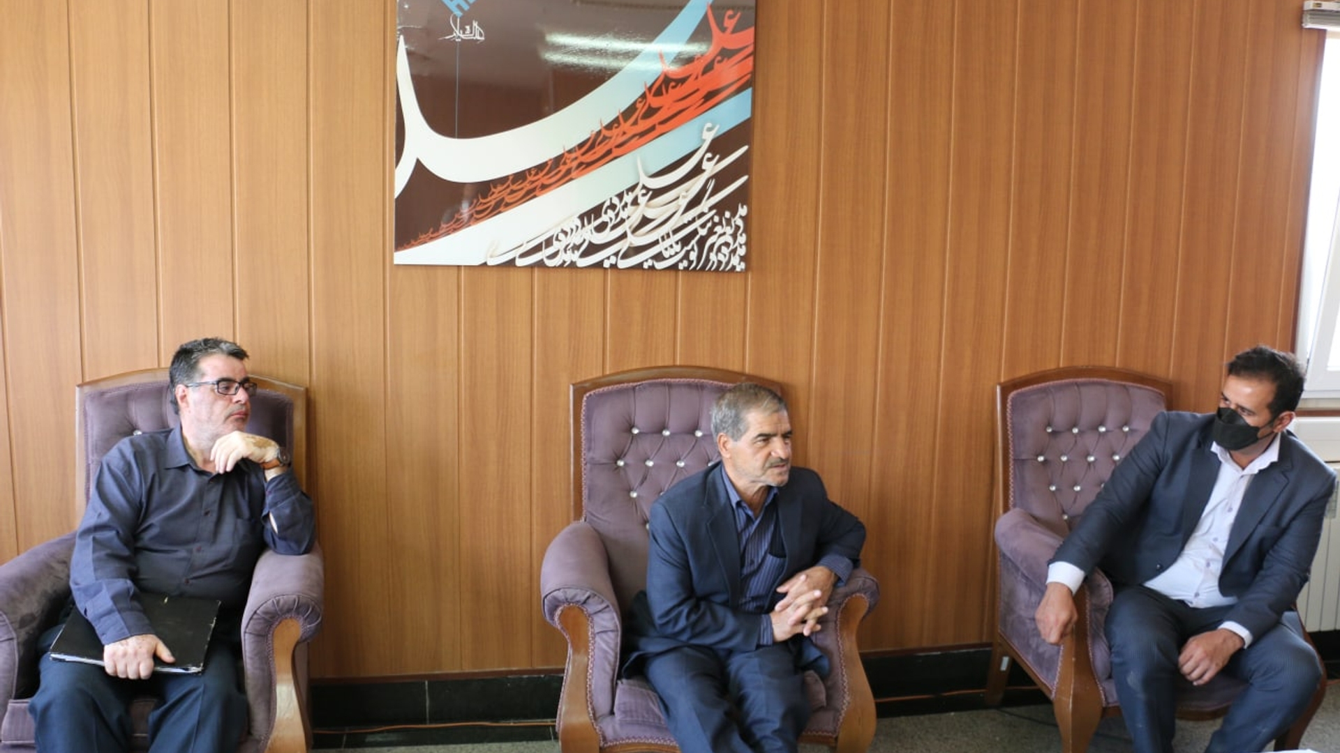 دیدار و گفتگو                                                :