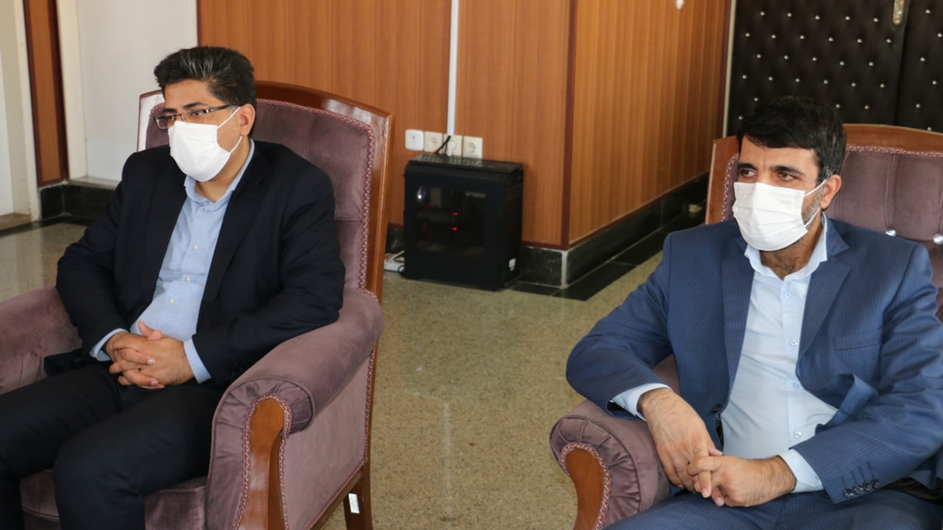 دیدار و گفتگو                                                                  :