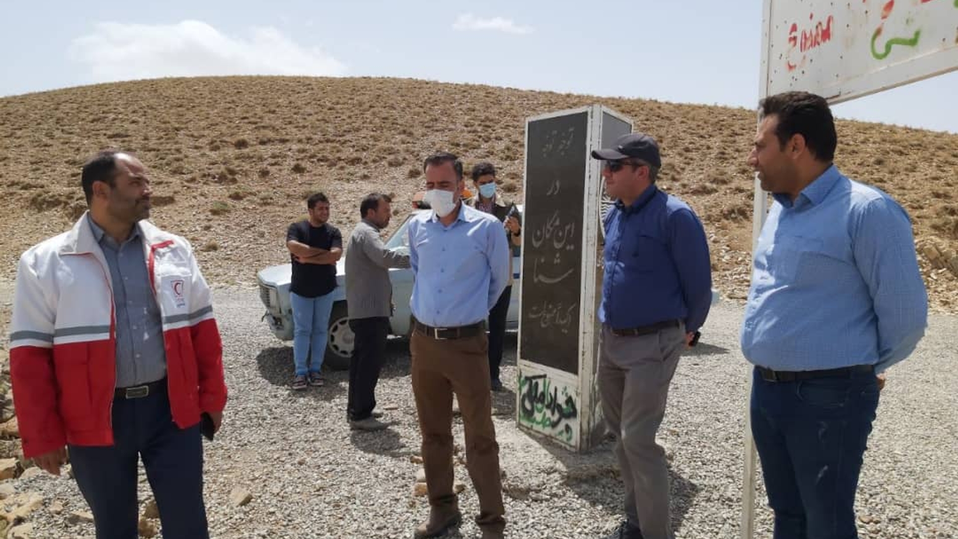 بازدید فراهانی سرپرست فرمانداری به اتفاق صادقی مدیر منابع آب،آشتیانی مدیر جهاد کشاورزی و نظامی رئیس اداره منابع طبیعی و آبخیزداری شهرستان از تعدادی از سدهای خاکی شهرستان آشتیان