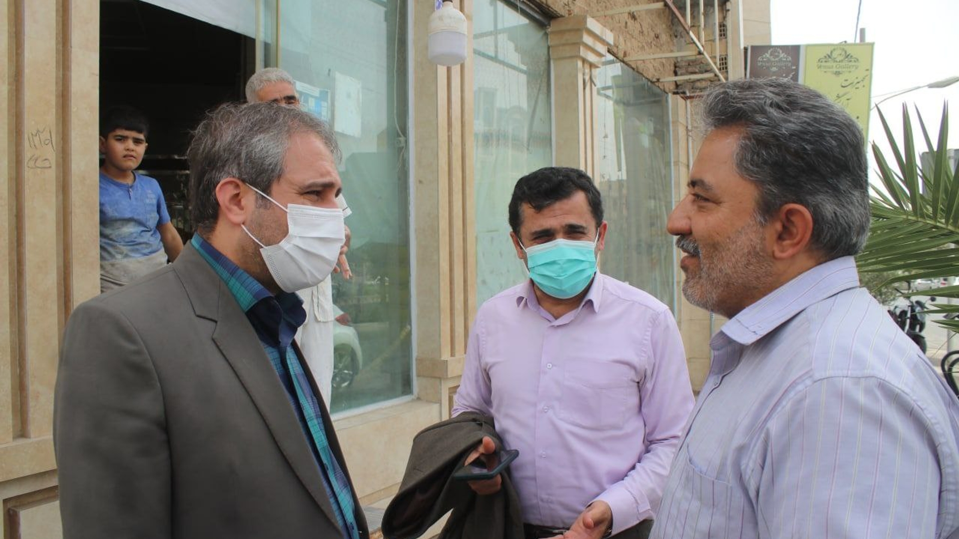 بازدید میدانی مهدی الیاسی  معاون استاندار و فرماندار ویژه شهرستان ساوه از نانوایی های سطح شهر