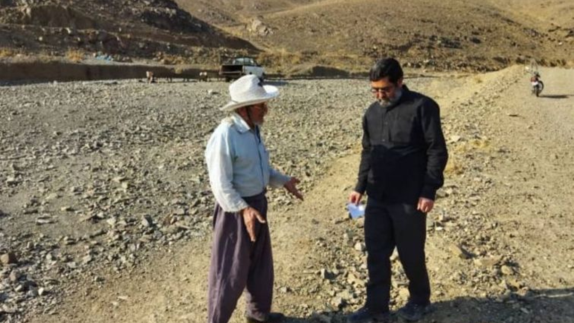 ""بازدید فرماندار خنداب از روستای قمشلو ""