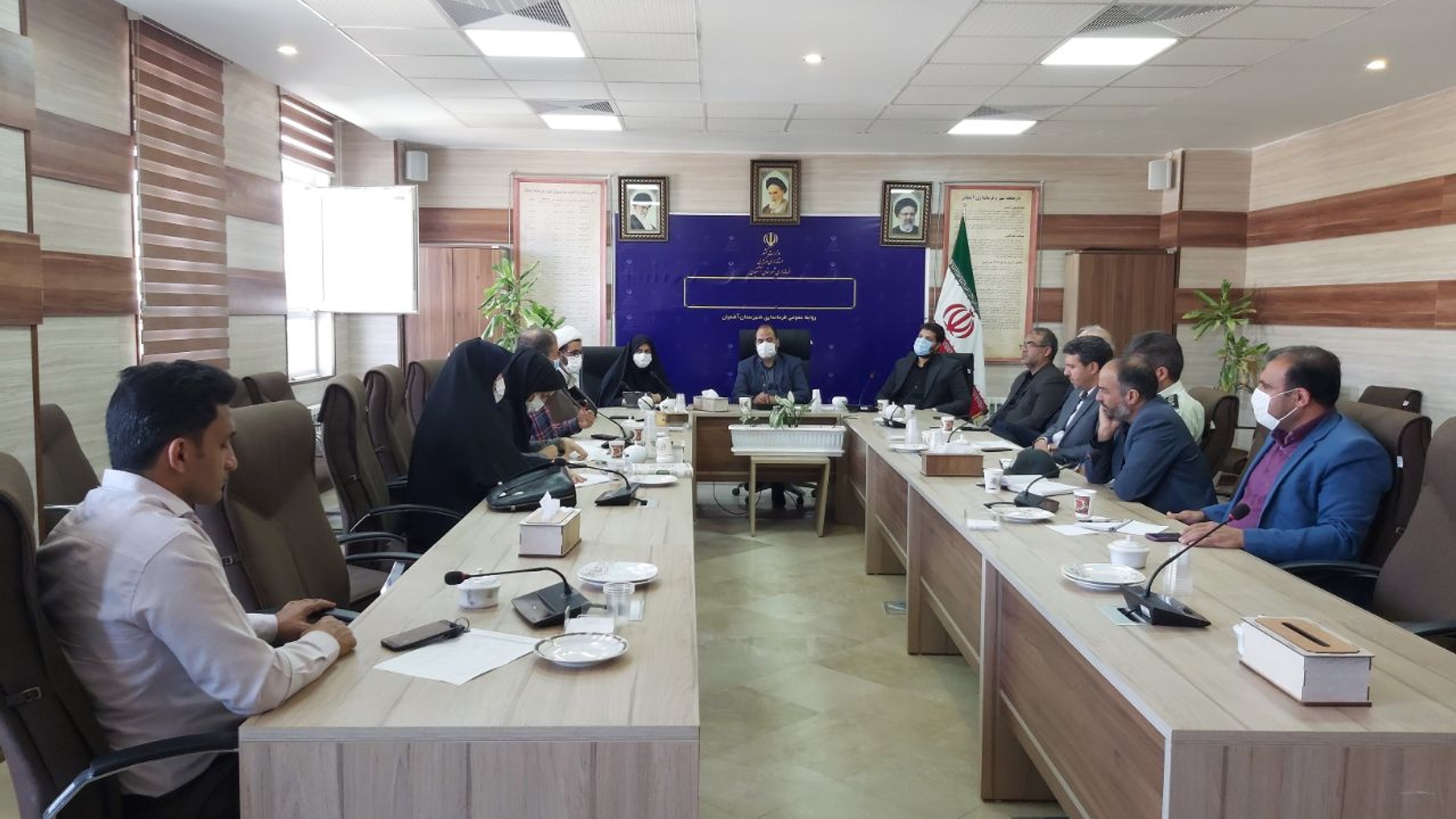 دومین جلسه کمیته تخصصی کنترل و پیشگیری از آسیب‌های اجتماعی شهرستان آشتیان در سالجاری با حضور ادارات عضو به ریاست فراهانی سرپرست فرمانداری برگزار گردید.