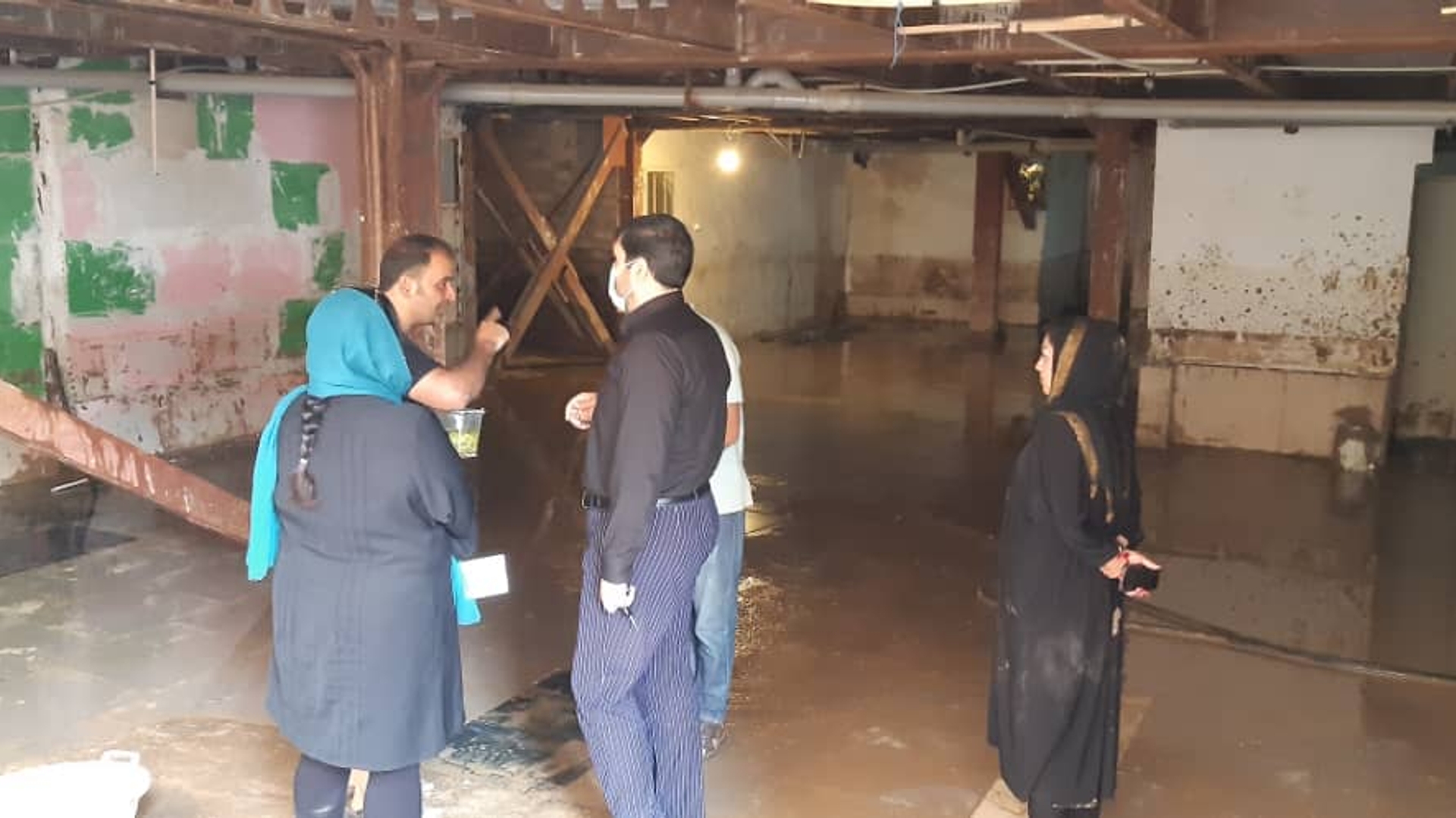 بررسی وضعیت پاکسازی معابر پس از سیلاب