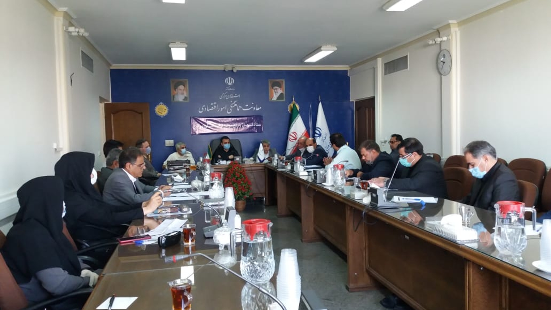 جلسه کارگروه "تسهیل و رفع موانع تولید استان به منظور رسیدگی به مشکلات واحدهای صنعتی به ریاست میرزاخانی معاون هماهنگی امور اقتصادی و توسعه منطقه ای استاندار و با حضور مدیران مربوطه برگزار شد.

چهار شنبه 12 مرداد 1401