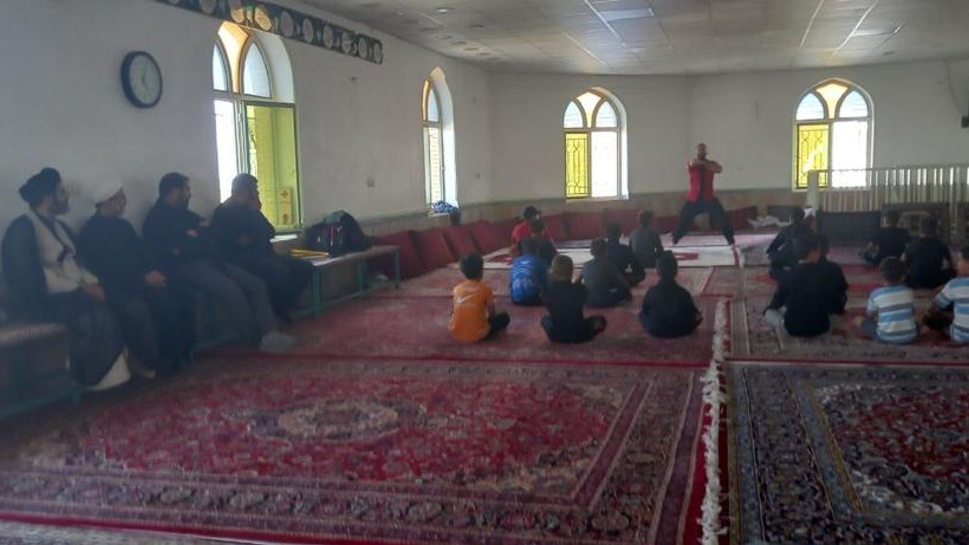 *بازدید فرماندار شهرستان و امام جمعه فراهان از کلاس رزمی کونگ فو در روستای غیاث آباد  *