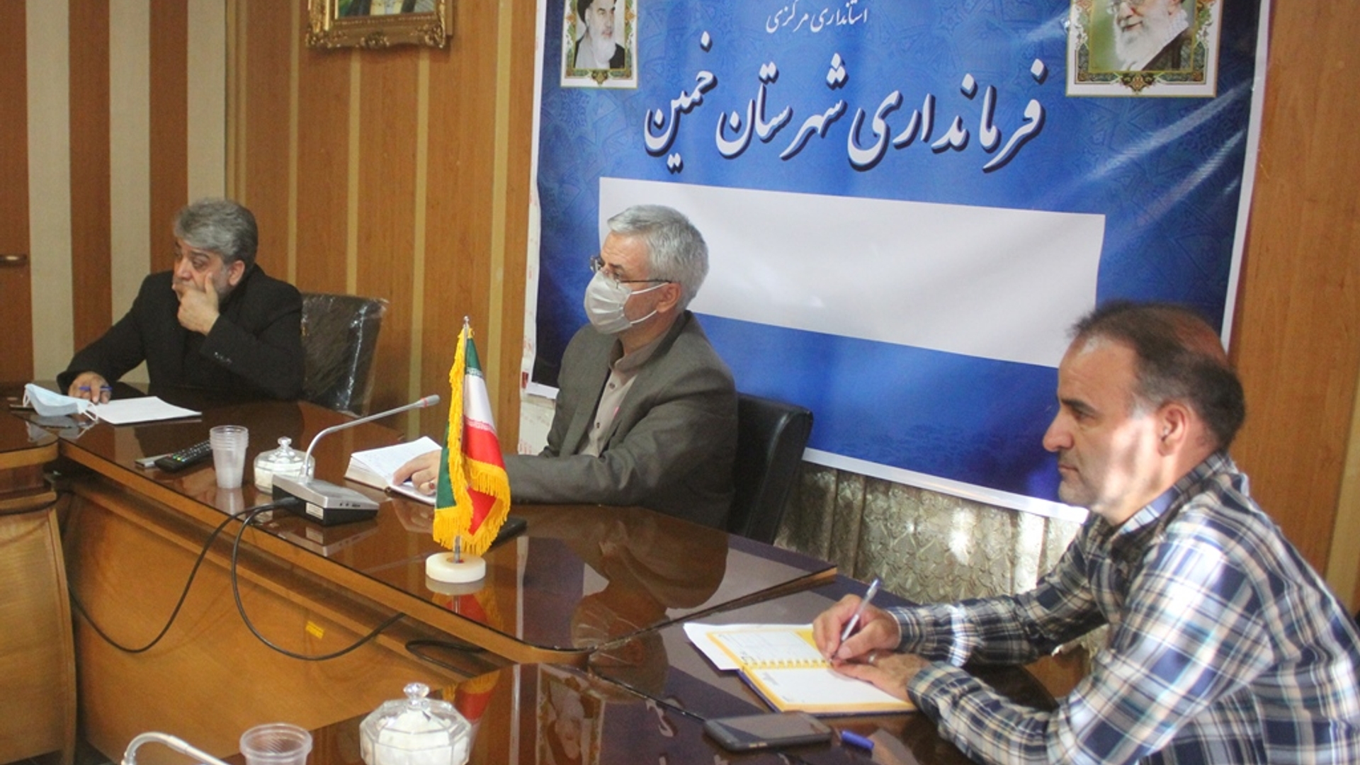 جلسه بررسی مشکلات شرکت صنایع نخ خمین برگزار شد