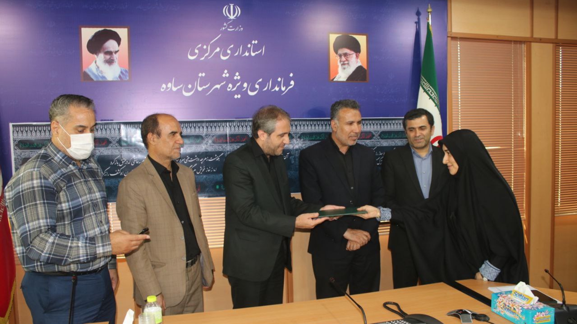 تجلیل از مدال آوران ساوه ای مسابقات کشتی دانش آموزان سراسر کشور