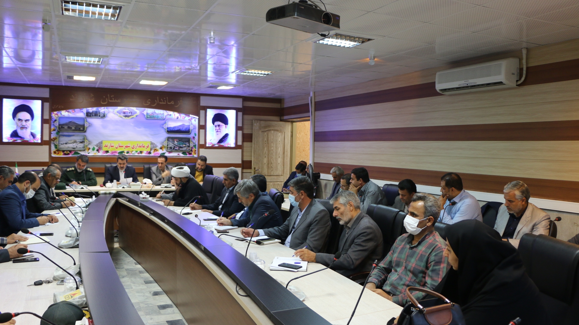 برگزاری جلسه هماهنگی برنامه های ستاد گرامیداشت هفته دولت در شهرستان شازند
