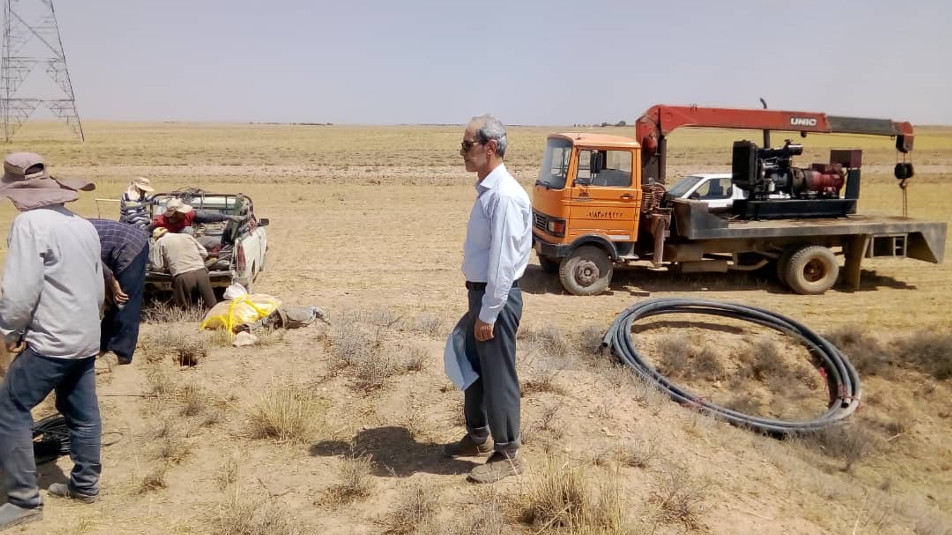 استحصال آب از قنات روستای آهنگران