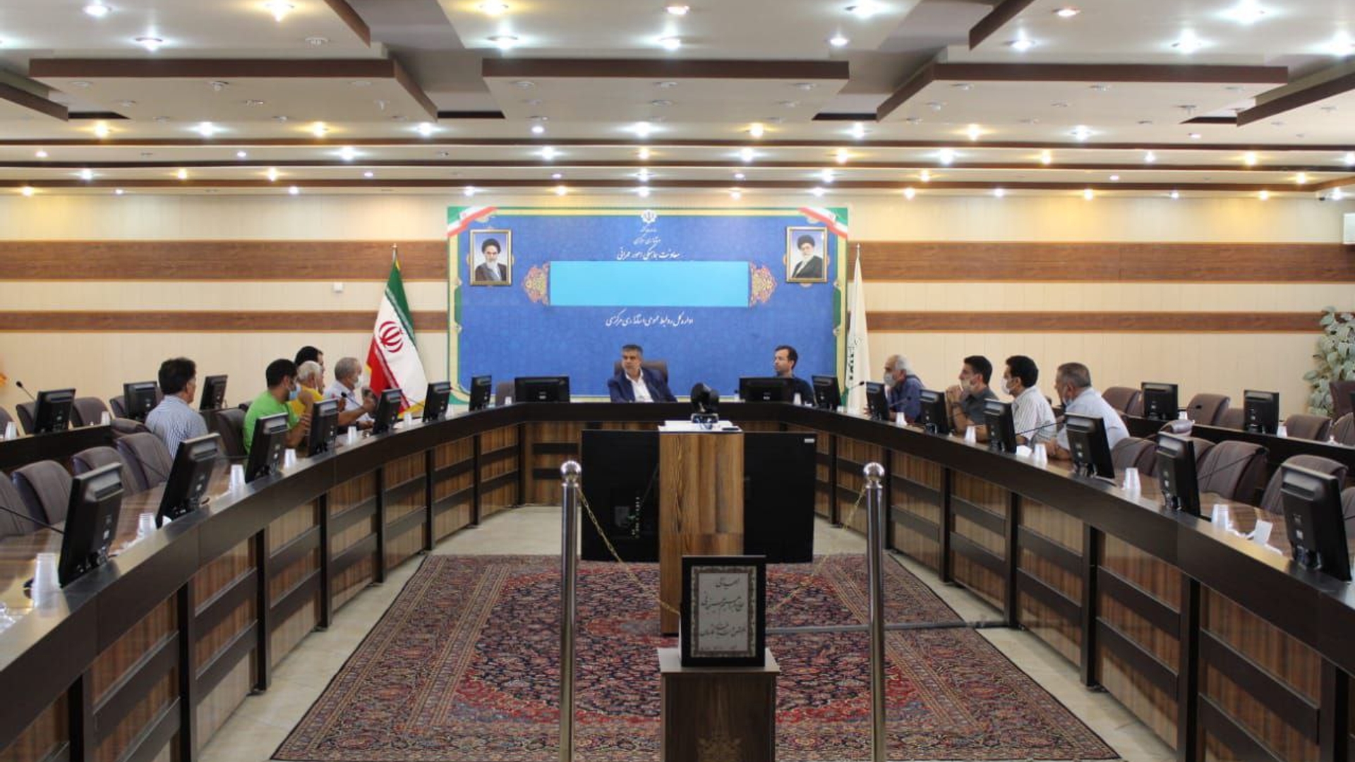 رسیدگی به مسایل و مشکلات شورا و دهیاری روستای خانه میران از توابع شهرستان اراک