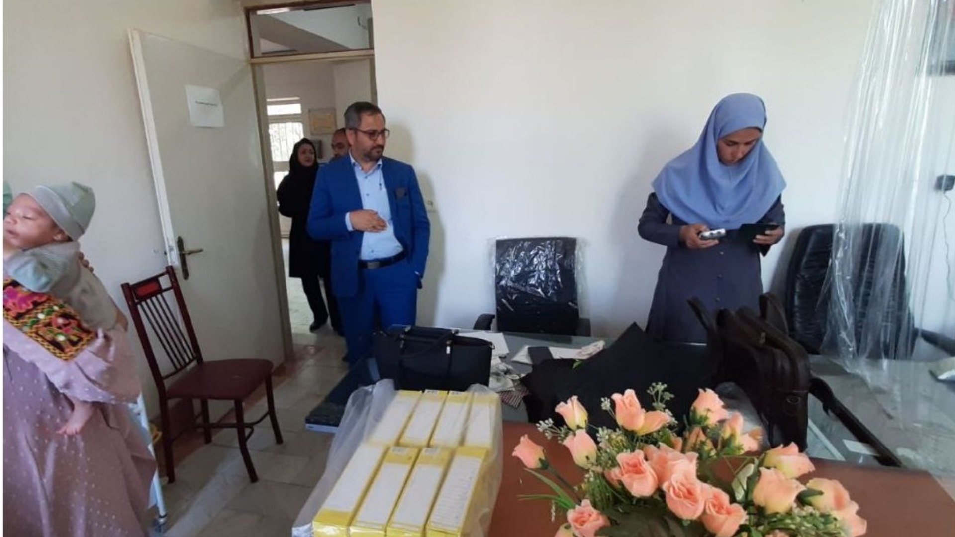 بازدید فرماندار از اداره بهزیستی و اجرای طرح غربالگری شنوایی نوزادان شهرستان کمیجان